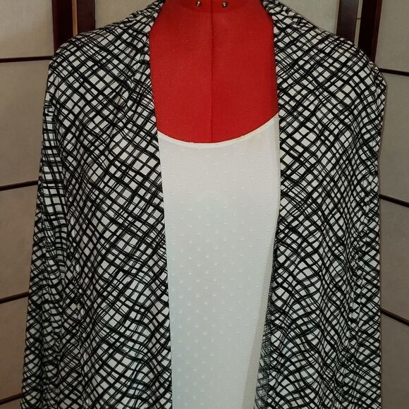 Chelsea Studio Plus Size Black/White Cardigan - Picture 2 of 6